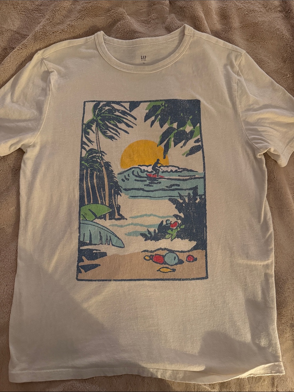 GAP White Short-Sleeve Tee with Tropical Surf Graphic
